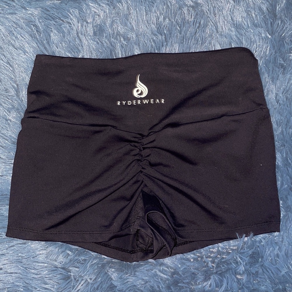 Ryderwear scrunch bum shorts